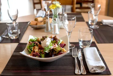 Logis Hôtel de la Poste Отели в г. Даргуар