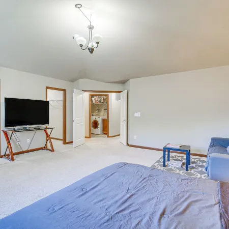 Family-friendly Home w/ Patio & Garden in Everett!