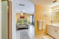 1 Mi to Dtwn Stuart: Bright Home w/ Pool & Spa! - Kitchens
