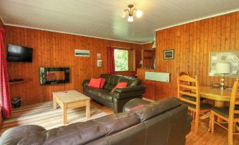 Lodge 2 - "Rowan"