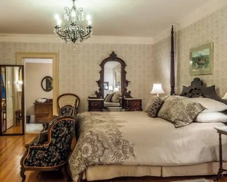 Governor's Mansion Inn Hoteles en Miramichi