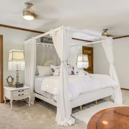 Private Hot Tub & Sauna: Georgia Nature Retreat!