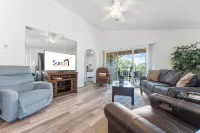 Sunset Penthouse 2 Bedroom Condo by RedAwning - Parkplatz
