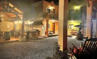 West Refugio Hotels near Circuito Cerezo Park
