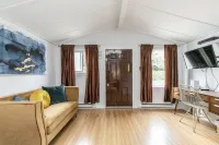 Motel Rideau Hotels in Brossard