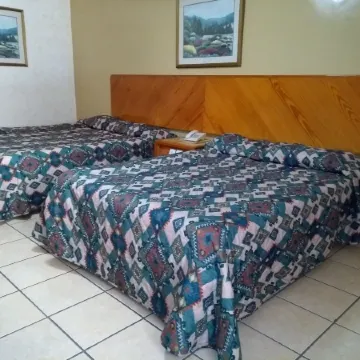 Hotel Santander Inn & Suites