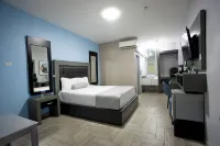 653 Hotel Hotels near Estetica Barber Lili's
