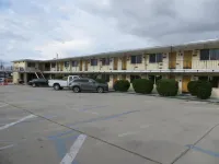 Holiday Lodge - Motels
