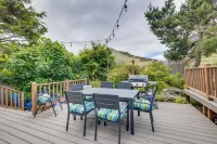 House w/ Hot Tub & Deck - Walk to Seaside Beach! - Homestays