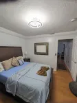 Cozy Apartment with Fence Courtyard private for your Pet. Hotels near Walmart Supercenter