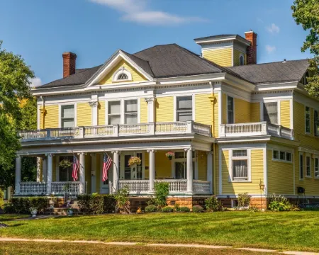 Ringling House Bed & Breakfast Hotels in Baraboo