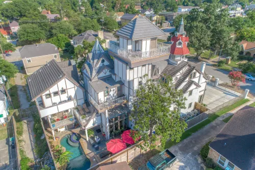 Houston Towers, Downtown Med Ctr, NRG, Adults Only