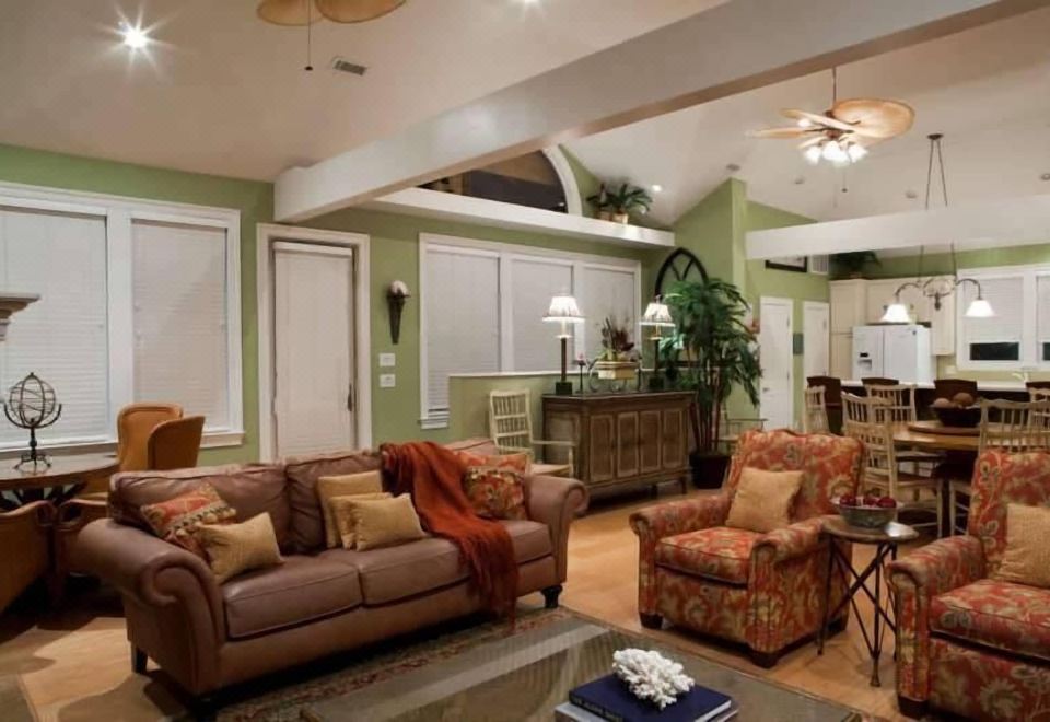 Summer House 4 Bedroom Holiday Home by Bald Head Island - Housity