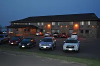 The Washburn Inn - parking