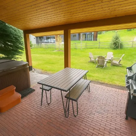 Spacious & Cozy House Big Sky Meadows w/ Hot Tub!  Perfect for Family Getaway