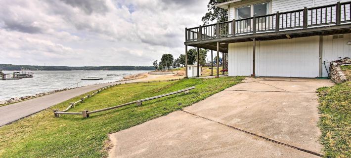 Walk to Boat Ramp! Lakefront Home w/ Deck in Afton Hotels in Delaware County