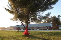 Shenstone Motor Inn and Restaurant Hotels in Wiarton
