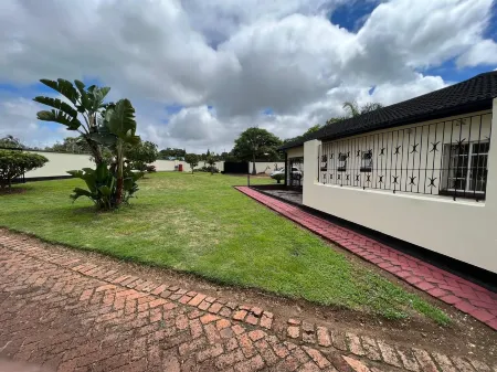 Mongi Guest House Отели рядом с достопримечательностью «Haka Game Park»