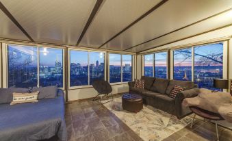 Cincinnati Home, Patio w/ Downtown Views!
