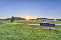 Anacortes Paradise Vacation Rental w/ Water Views! - 駐車場