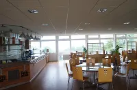 YHA Conwy - breakfast