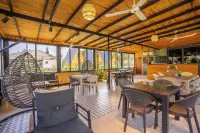 Karaoz Sapphire Bungalows - breakfast