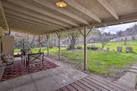 Cozy Home w/ Patio Near Yosemite National Park! - Pet friendly