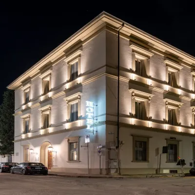 Hotel Ariele Отели рядом с достопримечательностью «Выставочный и конгресс-центр Stazione Leopolda»