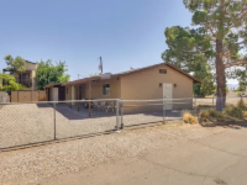 บ้านที่เป็นมิตรกับสุนัขในบูลเฮดซิตี้ - ทางเดินไปยังชายหาด! โรงแรมในลาฟลิน