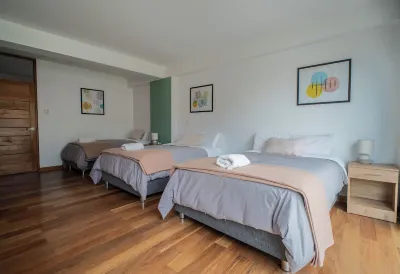 Spacious 4 Bedroom Full Apartment, a few Minutes From the Main Square