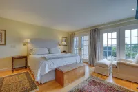 Luxury Vacation Rental in the Berkshires! - parking