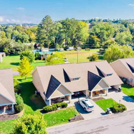 Home w/ Community Pool - 2 Miles to the Island!