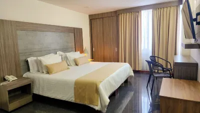 Hotel BE Suites Cali Hotels near Cerro Pico de Aguila