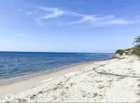 2BR laid back apartment, near beach