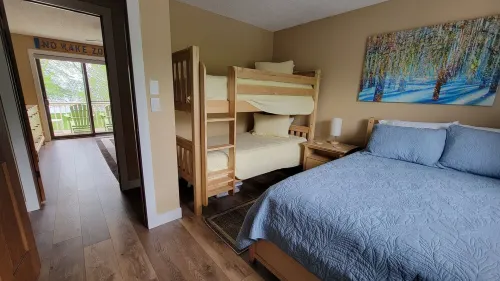 Relax and Recharge: Mille Lacs Lake Beach Villa - Completely Remodeled