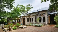 NEW Penthouse on the River-4 BR Corner Condo with Iconic Gruene Tower Views