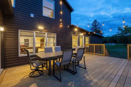 Hot Tub, Game Room, Sauna, Tennis Court, Pond