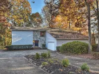 Lakefront Home Private Dock, Tiki Bar, Firepit Shore to Please by Avantstay Hotels in Westport