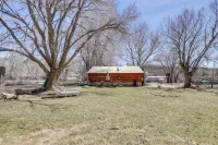 Cozy Helper Home w/ Fenced Yard, Pets Welcome - parking