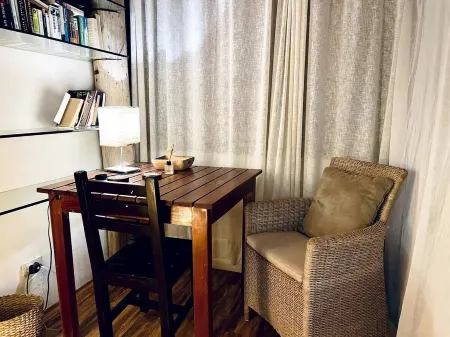 Charming Studio with Kitchen and Air Con – 4 Min Walk to Beach