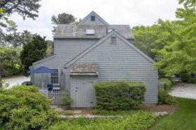Cape Cod Cottage steps from Private Beach