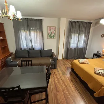 Rooms Pontones Отели рядом с достопримечательностью «Карабанчель»