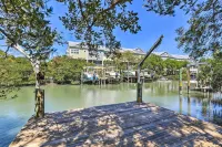 Tropical Waterfront Home Central Location! - Parking