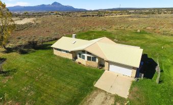Cortez Retreat w/ Office & Stunning Mtn Views