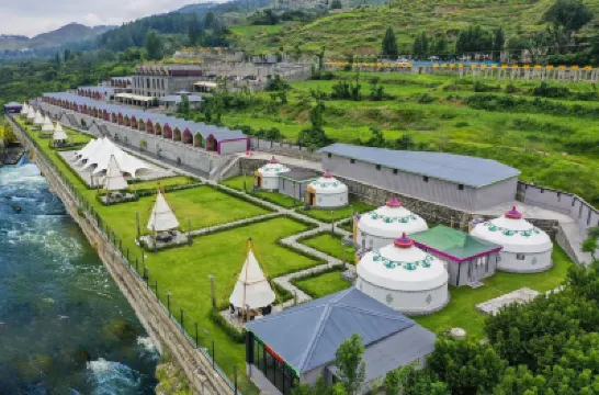 IYI LUXURY INN Hotels in 