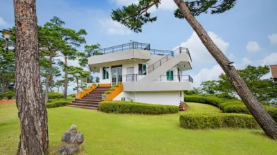 Taean Sea and Pine Forest Pension Hotel dekat Yeongmokhang Port