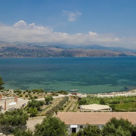 Apollonides Seafront Villa 2 Melete
