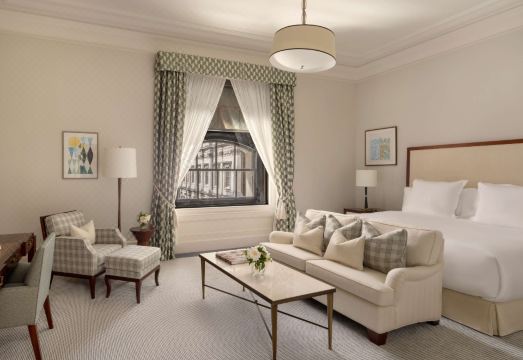 래플스 런던 스파 시설