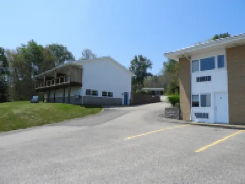 Admiral Digby Inn Restaurant and Cottages Hotels in Digby