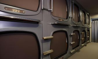 Male Only Capsule Hotel&Spa the Nell
